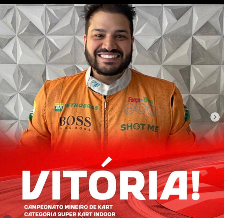 Vitor Veras comemorando vitória no campeonato